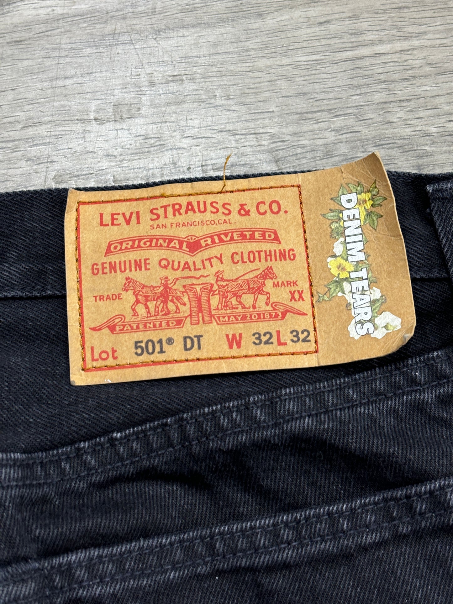 Offset Levi’s denim tears jeans 32x32
