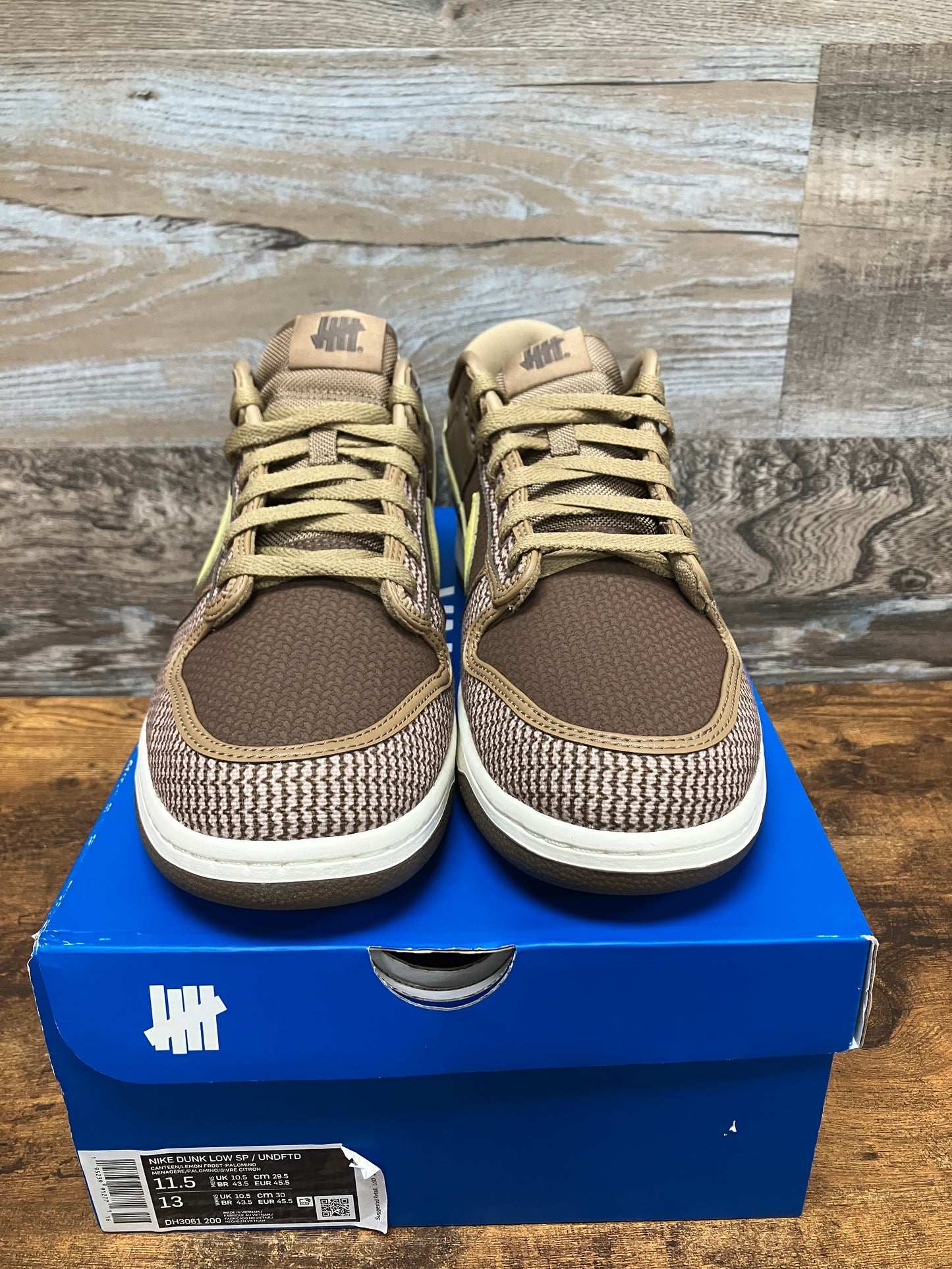Nike Dunk Low Undefeated Canteen Size 11.5