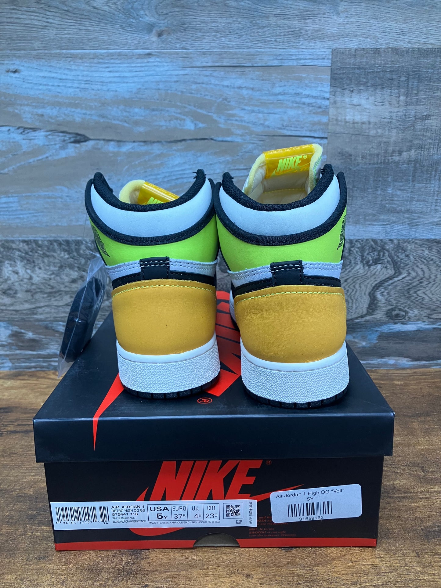 Jordan 1 Volt Size 5y