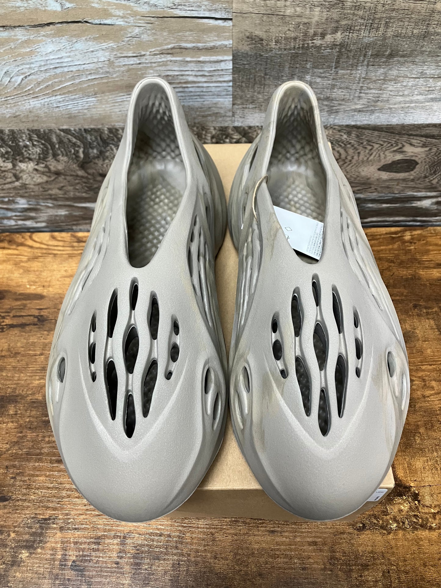 Yeezy Foam RNNR Stone Sage Size 12 New