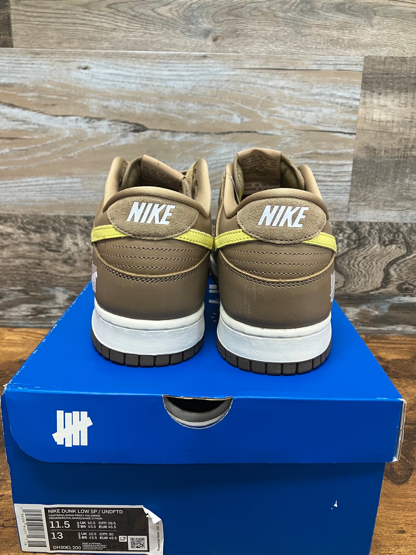Nike Dunk Low Undefeated Canteen Size 11.5