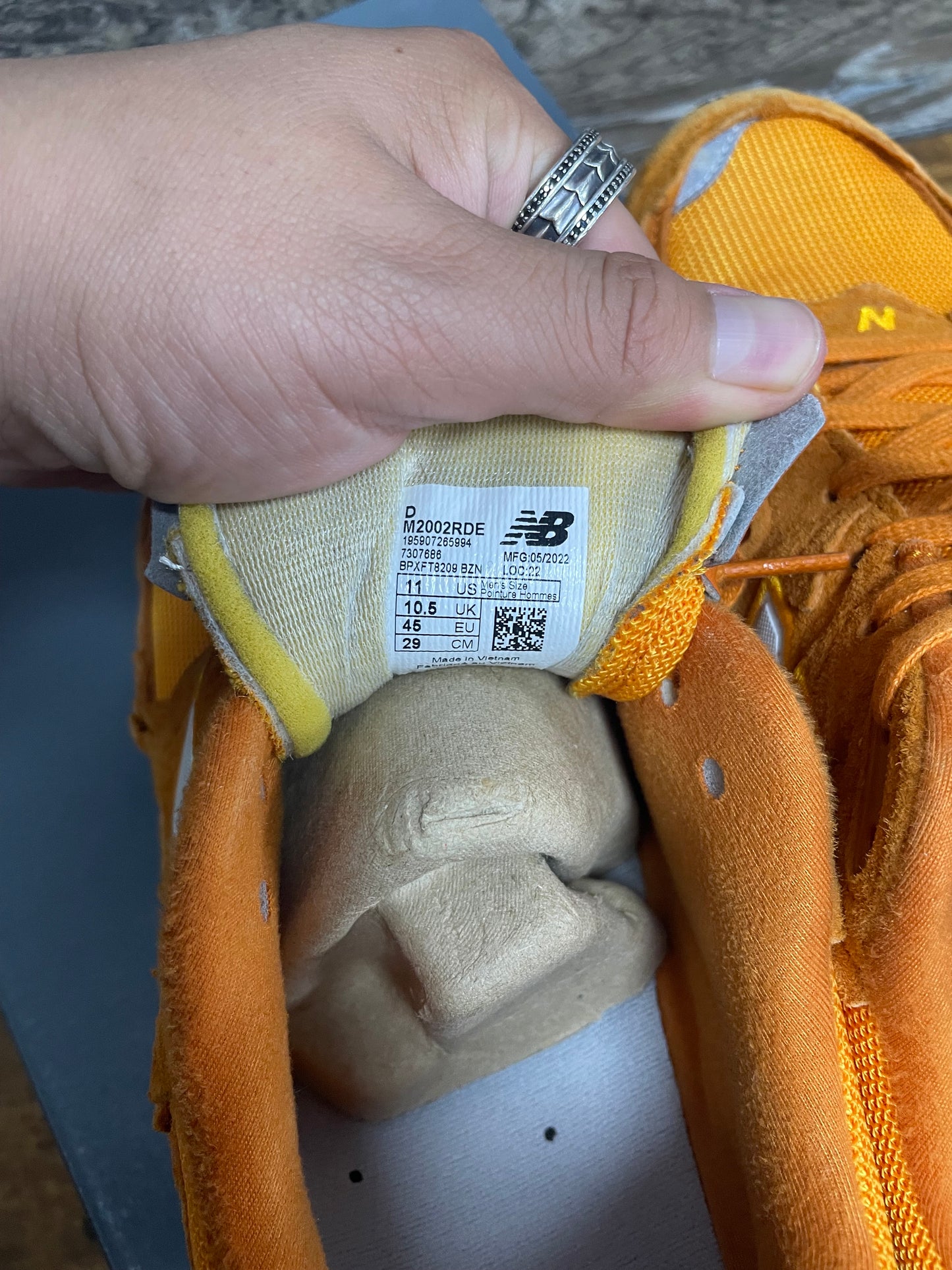 11 - New balance 2002r Protection Pack Orange