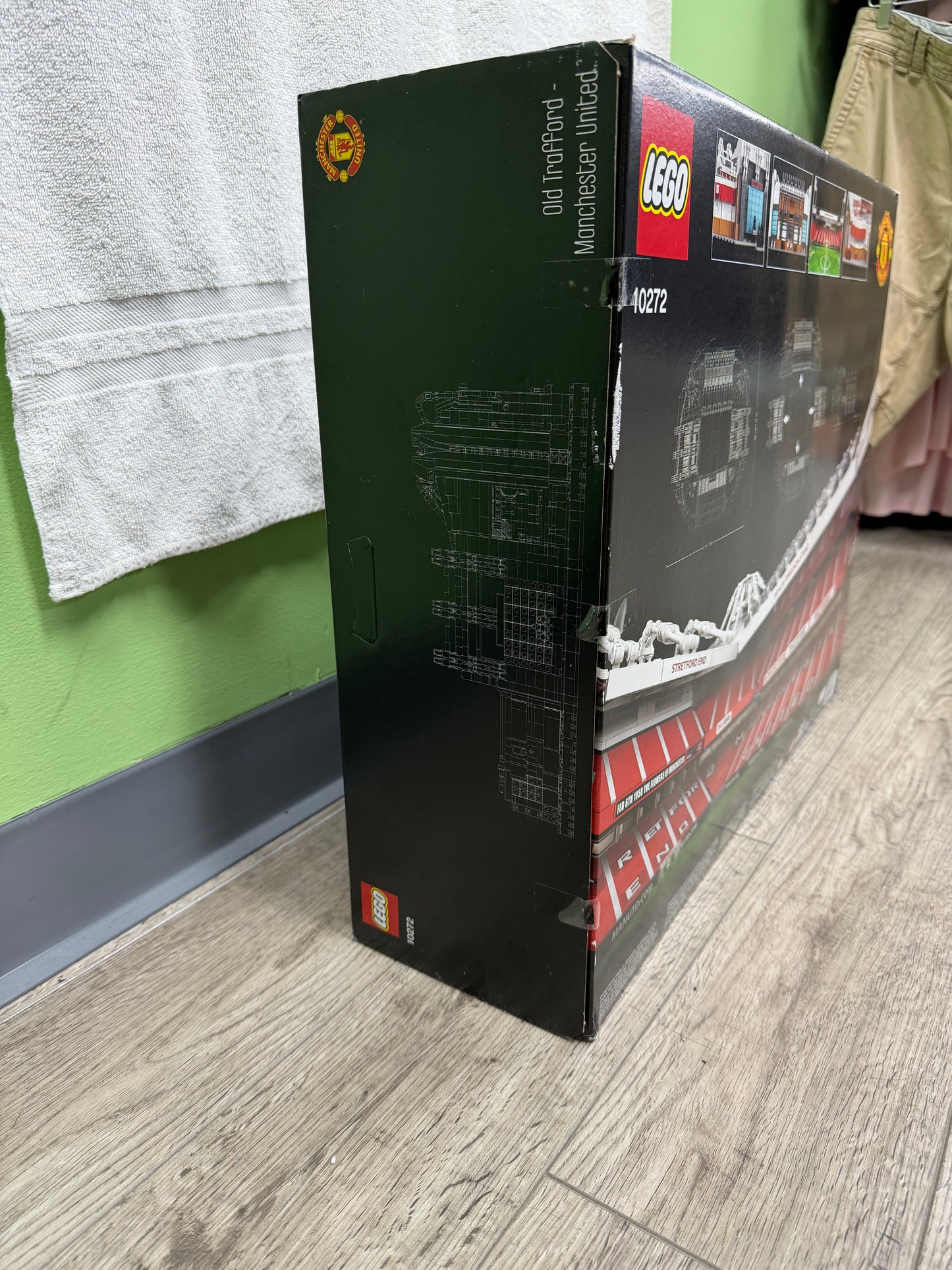 Lego Manchester United Old Trafford stadium set (New sealed)