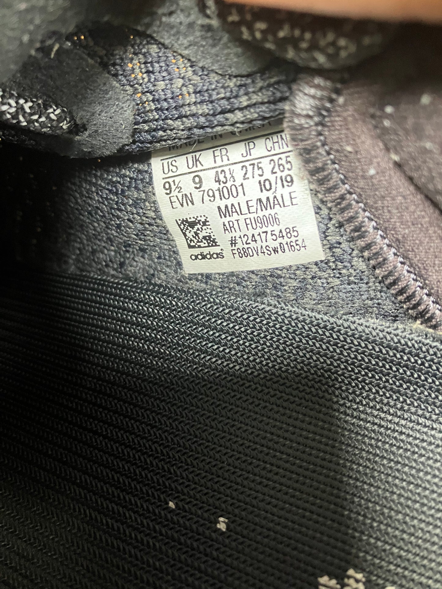 Yeezy 350 Black Static 9.5
