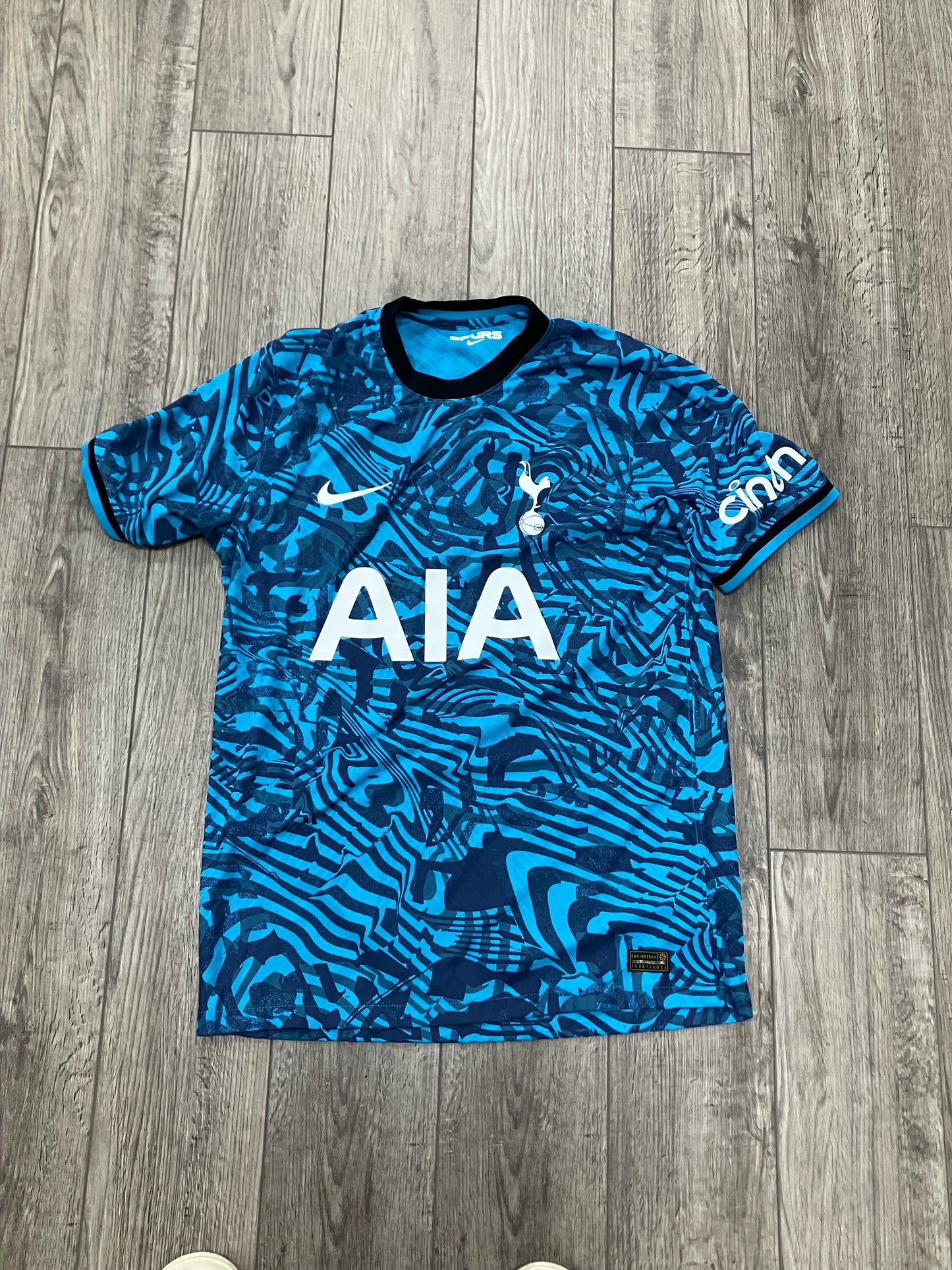 Tottenham 2022/23 third Kit Size Medium