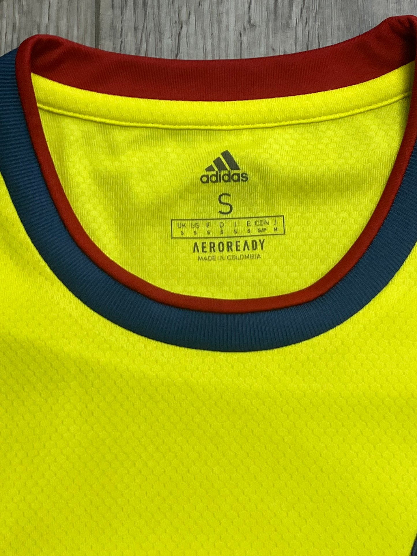 Columbia Jersey Size Small