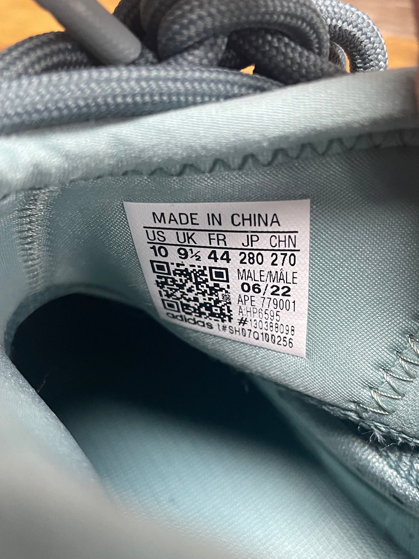 10 - Yeezy QNTM Hi-Res Coral New