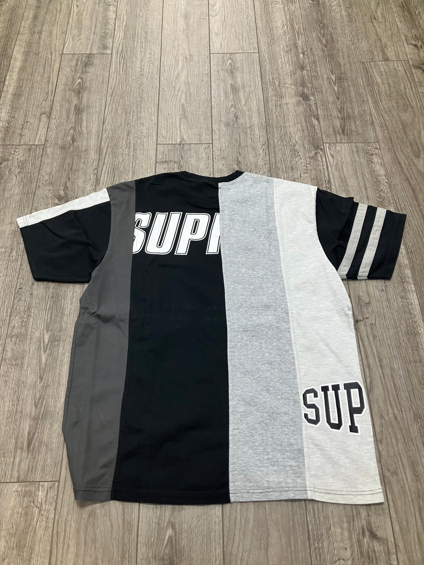 Supreme Split Tee Size XL