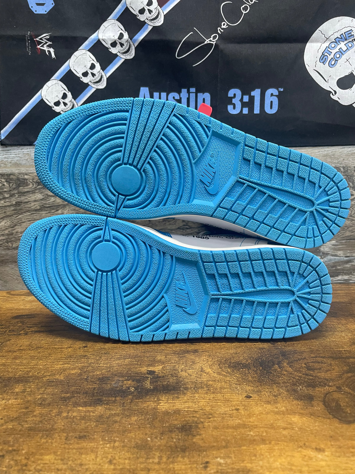 Off-White x Air Jordan 1 Retro High OG 'UNC’