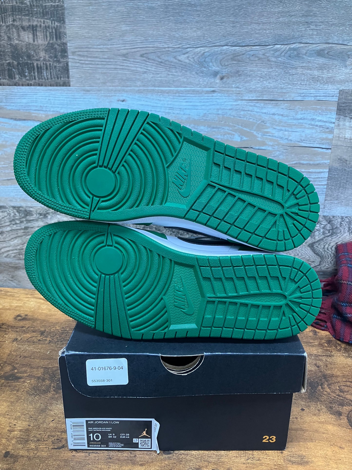 Jordan 1 Low Pine Green Size 10