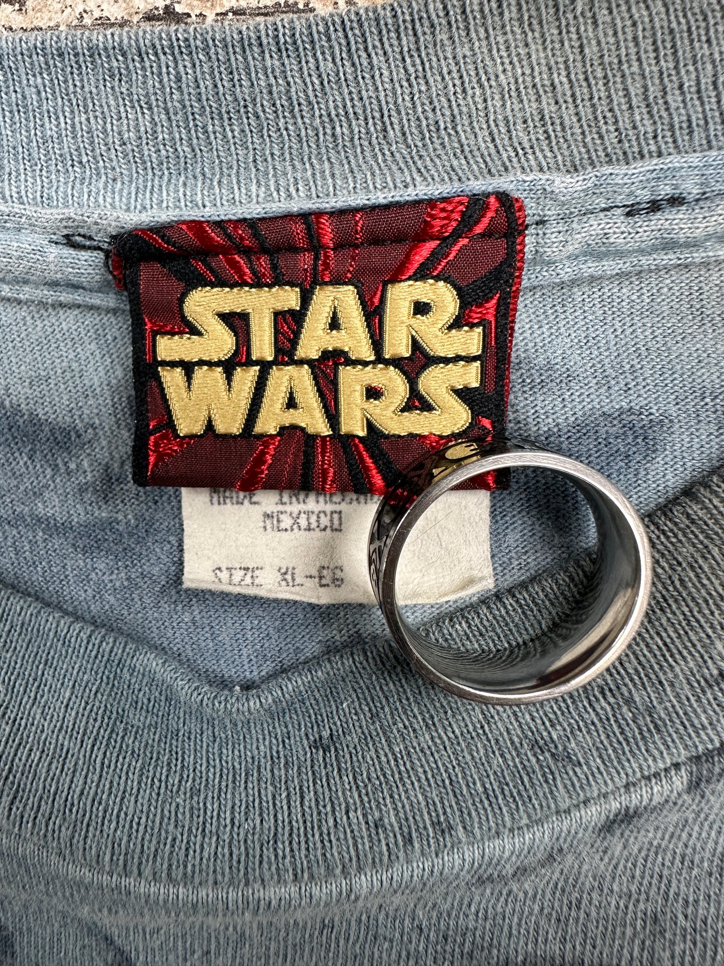 Star Wars Jedi vs sith EP 1 Tee size XL