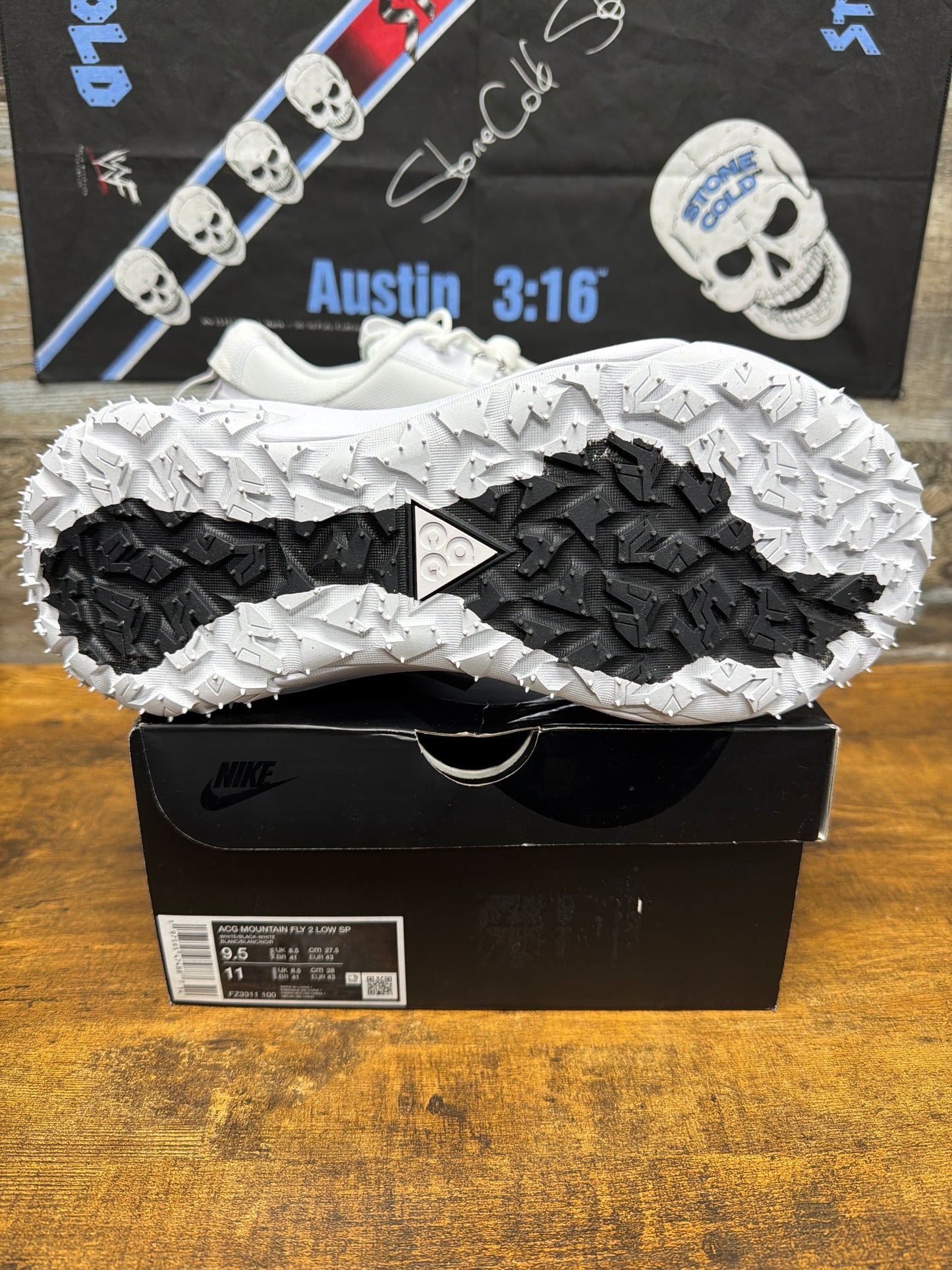 9.5 - ACG Mountain Fly 2 Low New