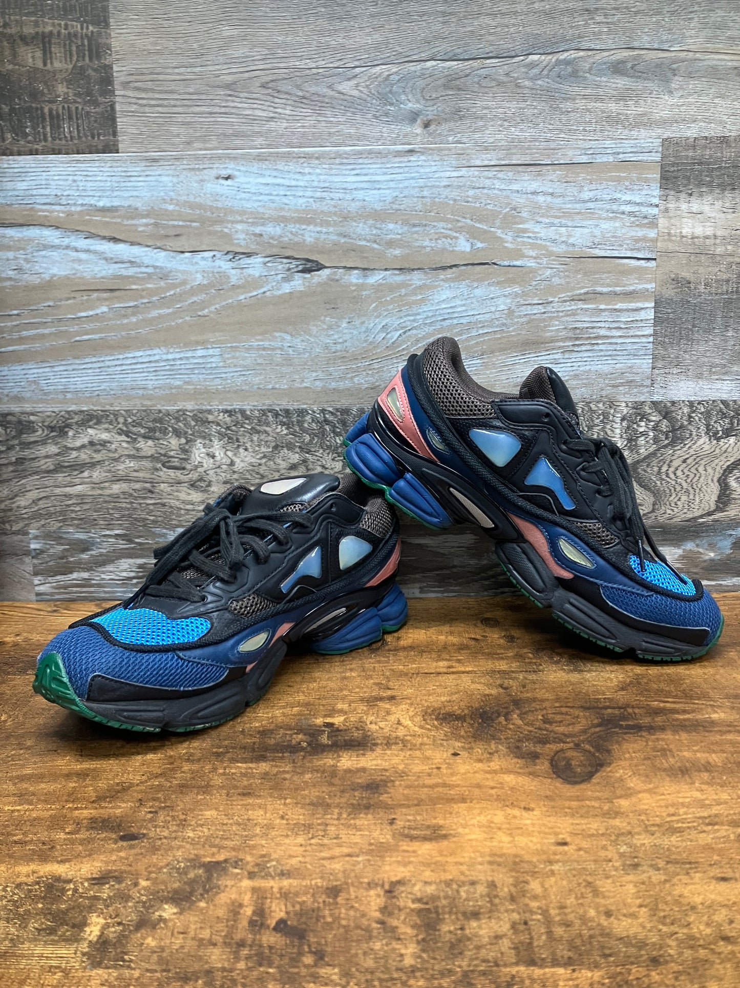 RAF Simon’s Ozweego Size 8.5