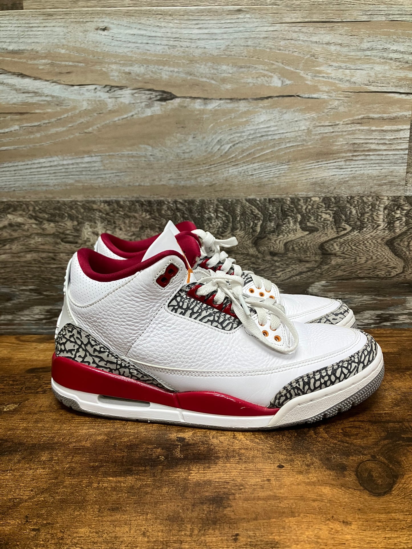 Air Jordan 3 Cardinal Red 8.5