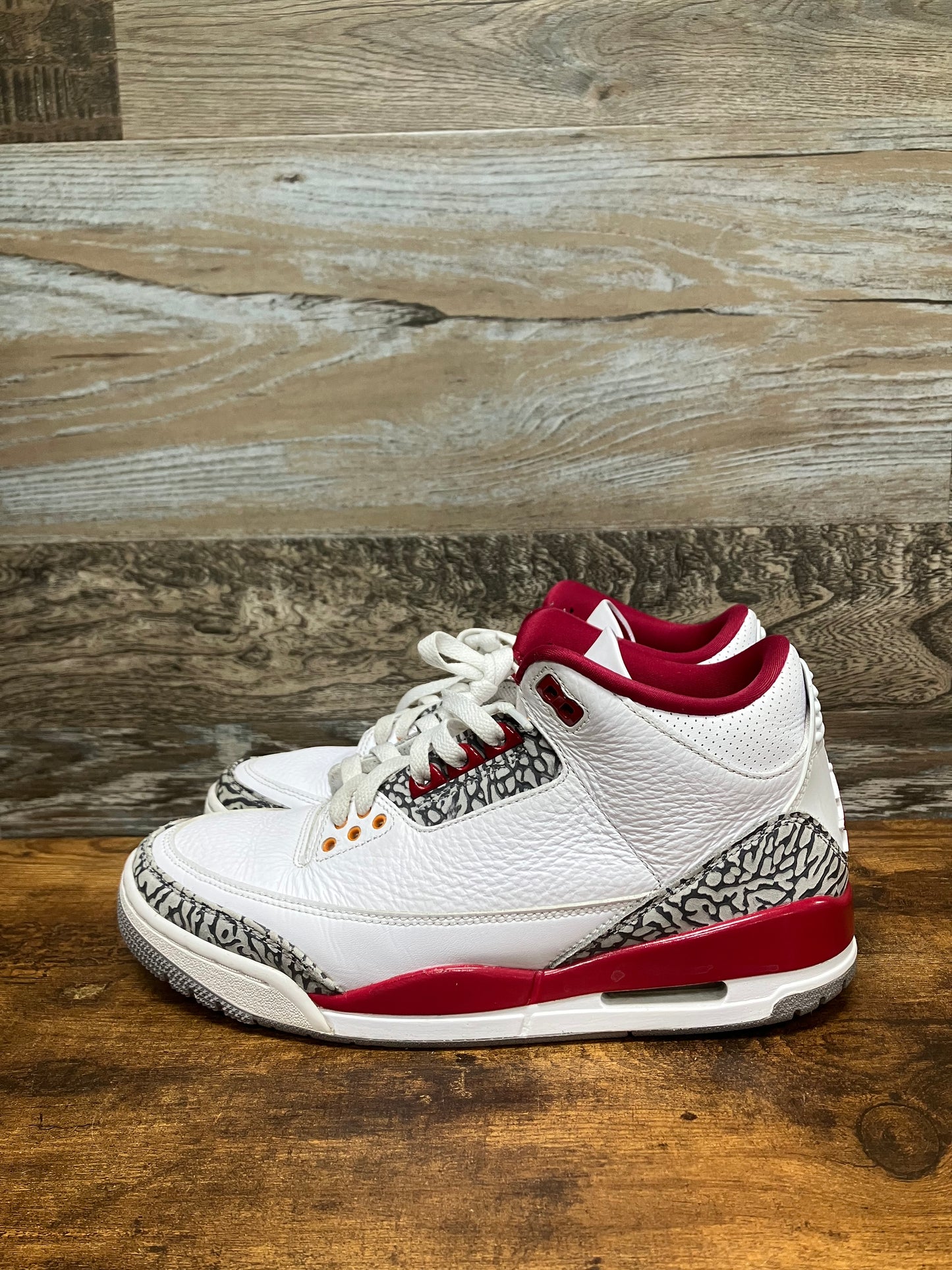 Air Jordan 3 Cardinal Red 8.5