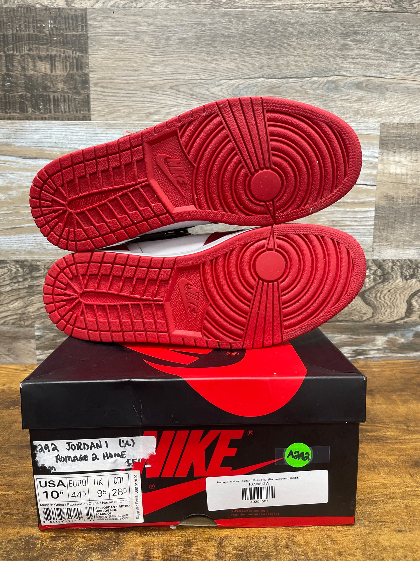 10.5 - Air Jordan 1 Retro High 'Homage to Home' sneaker