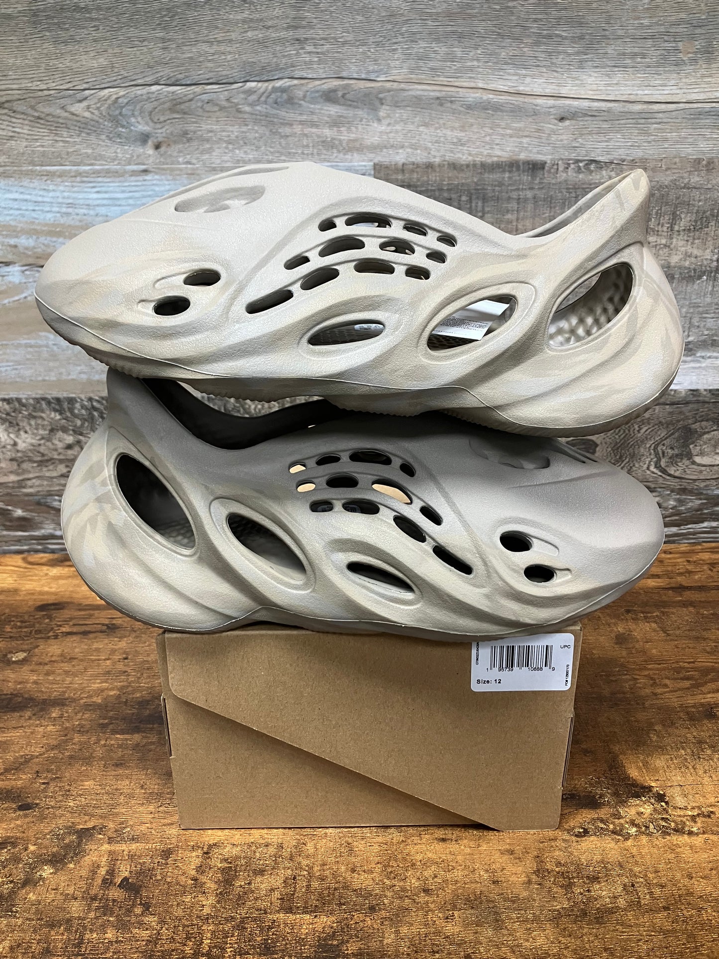 Yeezy Foam RNNR Stone Sage Size 12 New