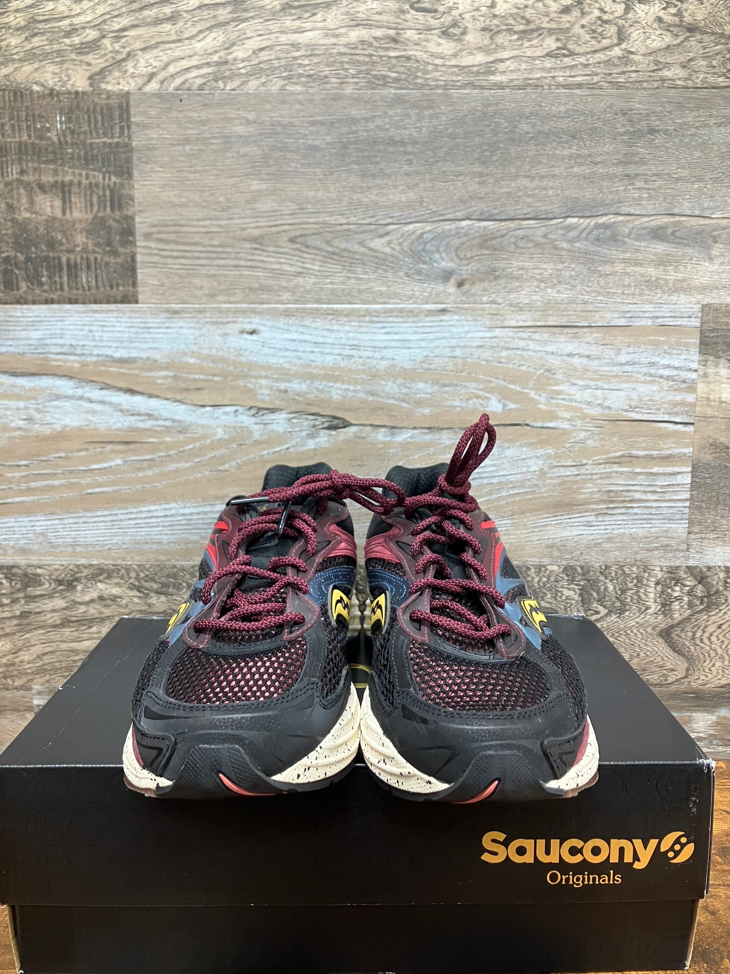 11-Saucony ProGrid Omni