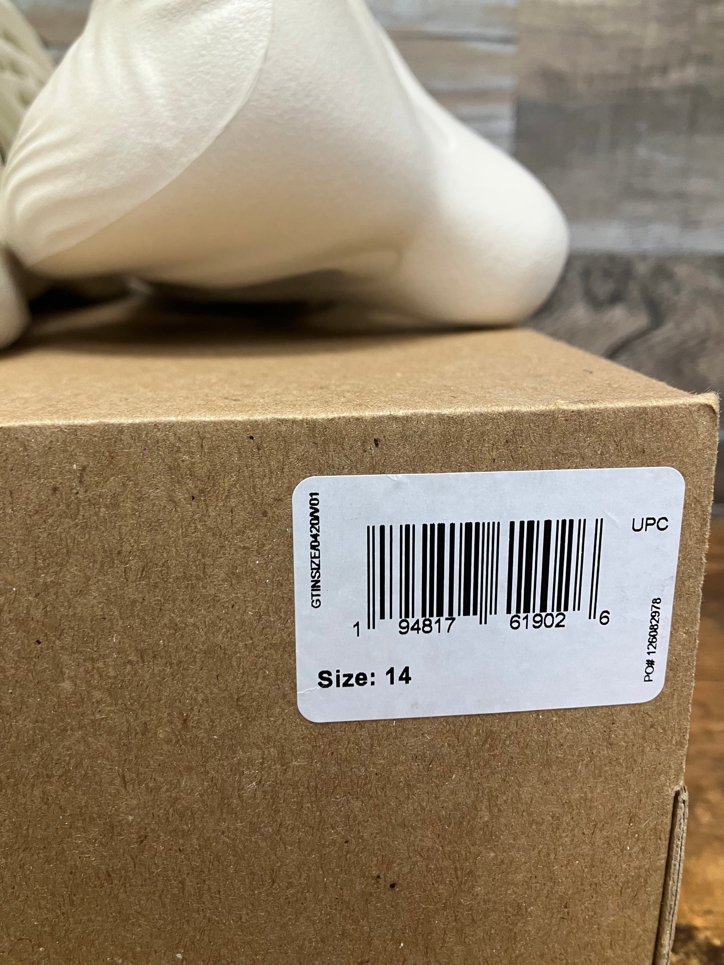 Adidas Yeezy Foam RNNR “ARARAT” 14