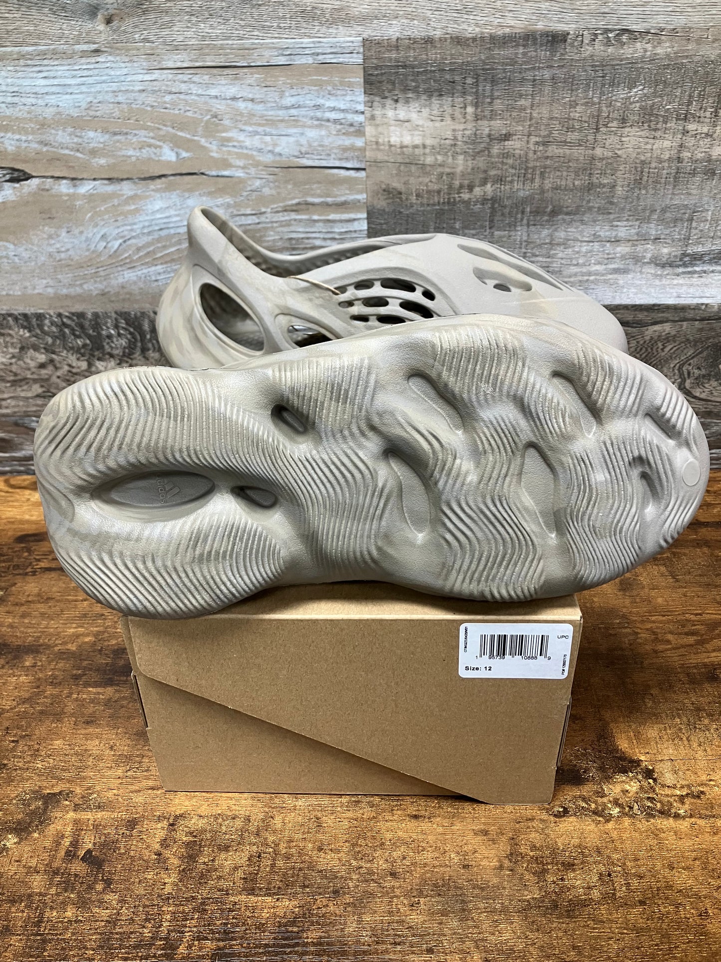 Yeezy Foam RNNR Stone Sage Size 12 New