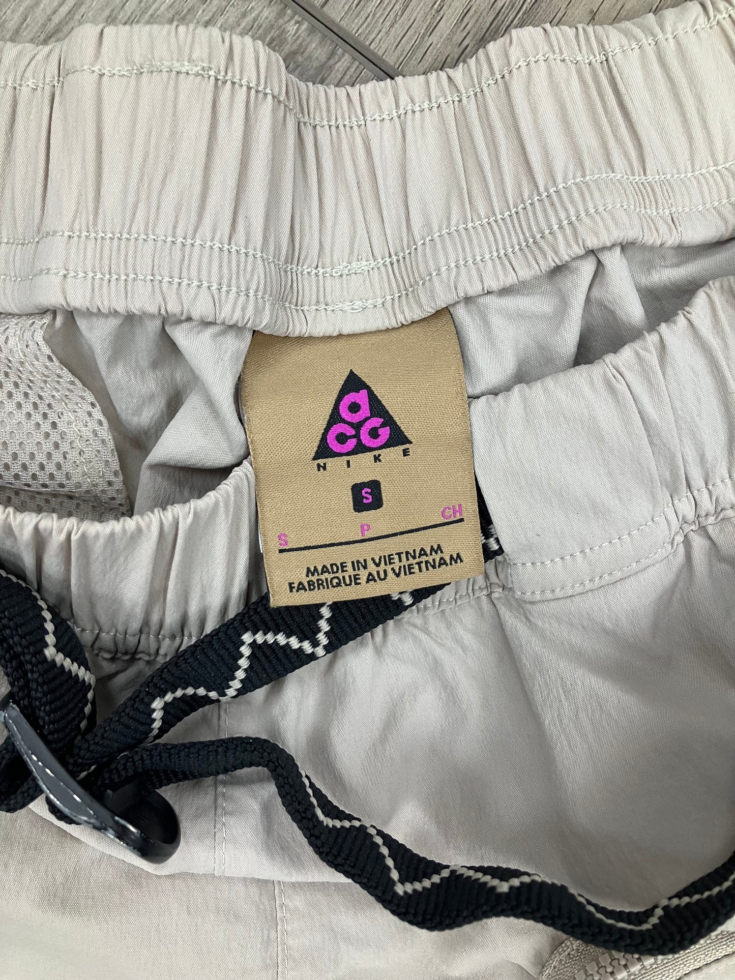 Nike ACG ‘Snowgrass’ Multiple pockets Cargos S