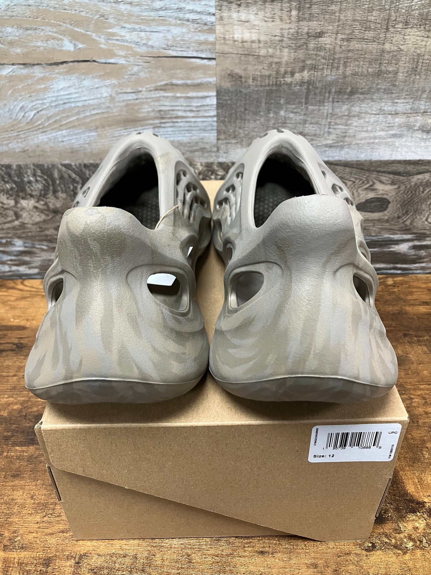 Yeezy Foam RNNR Stone Sage Size 12 New