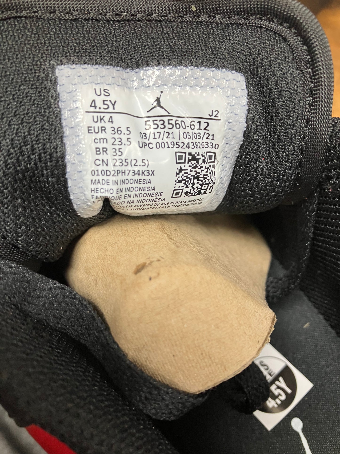 Size 4.5Y - Air Jordon 1 Low Bred Toe