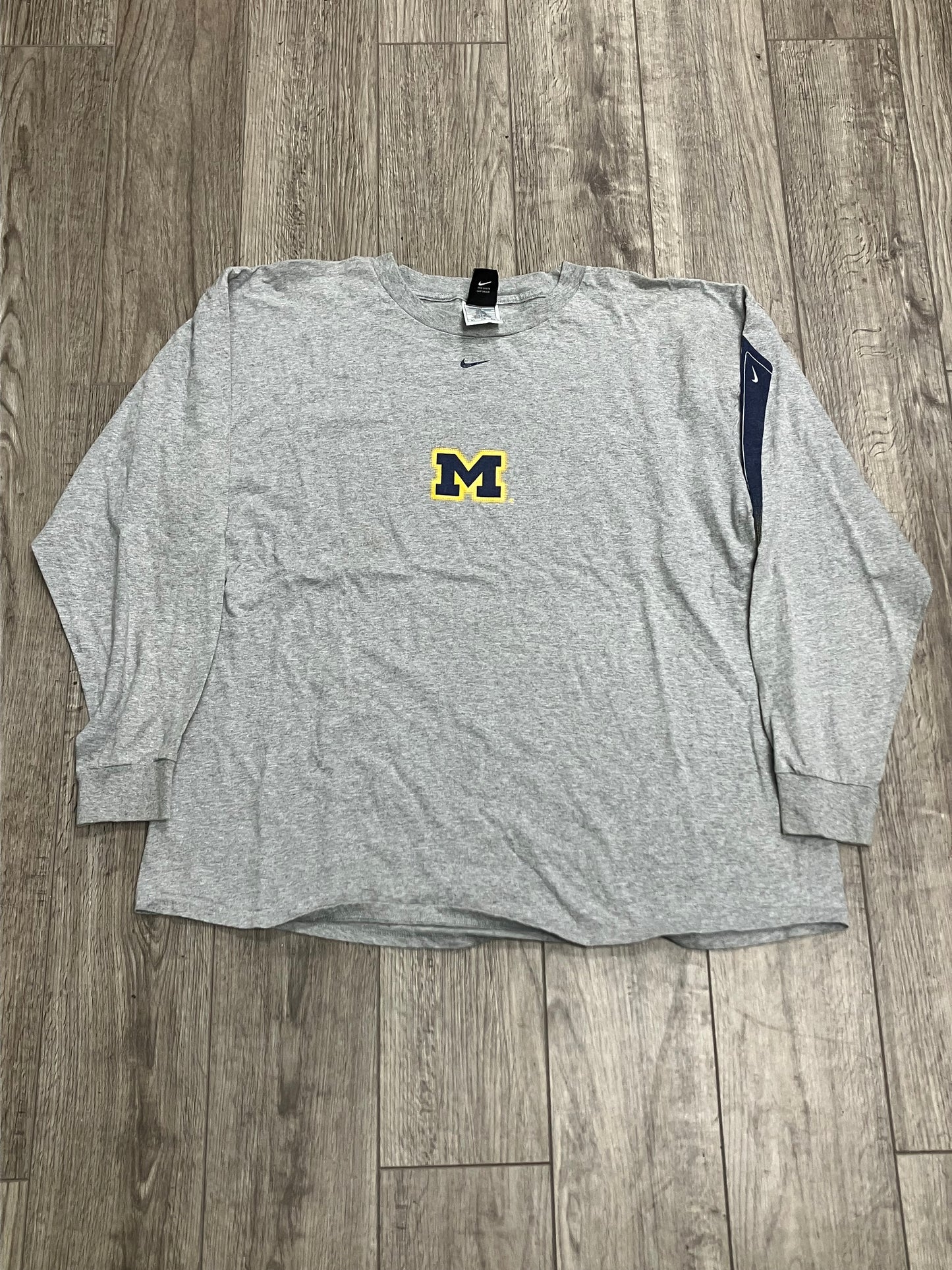 Nike Michigan long sleeve Size XL