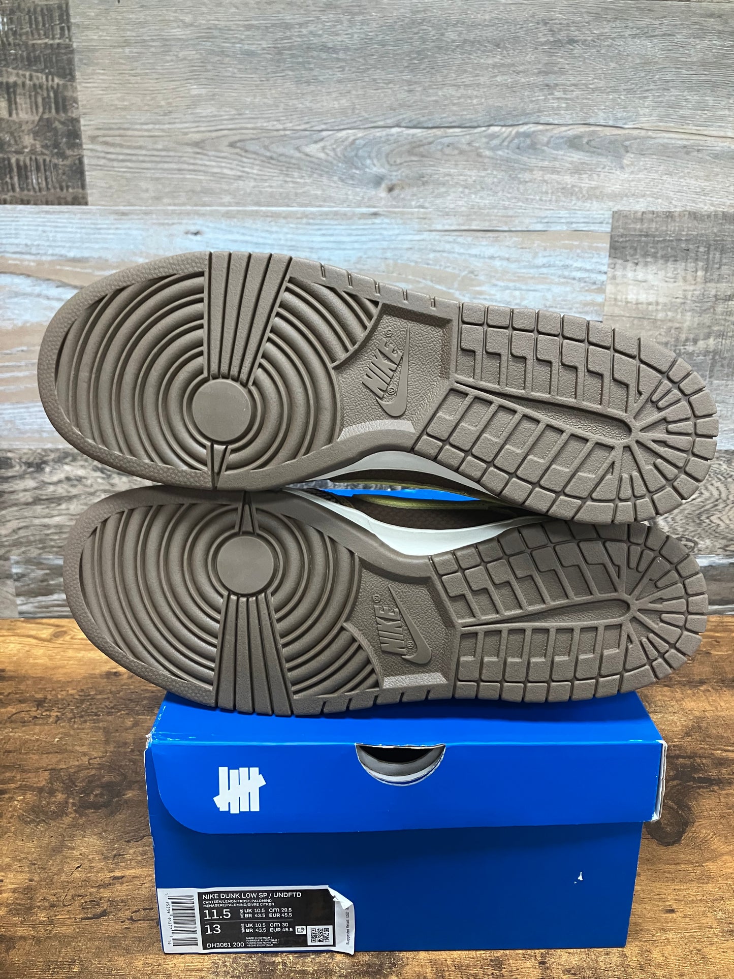 Nike Dunk Low Undefeated Canteen Size 11.5