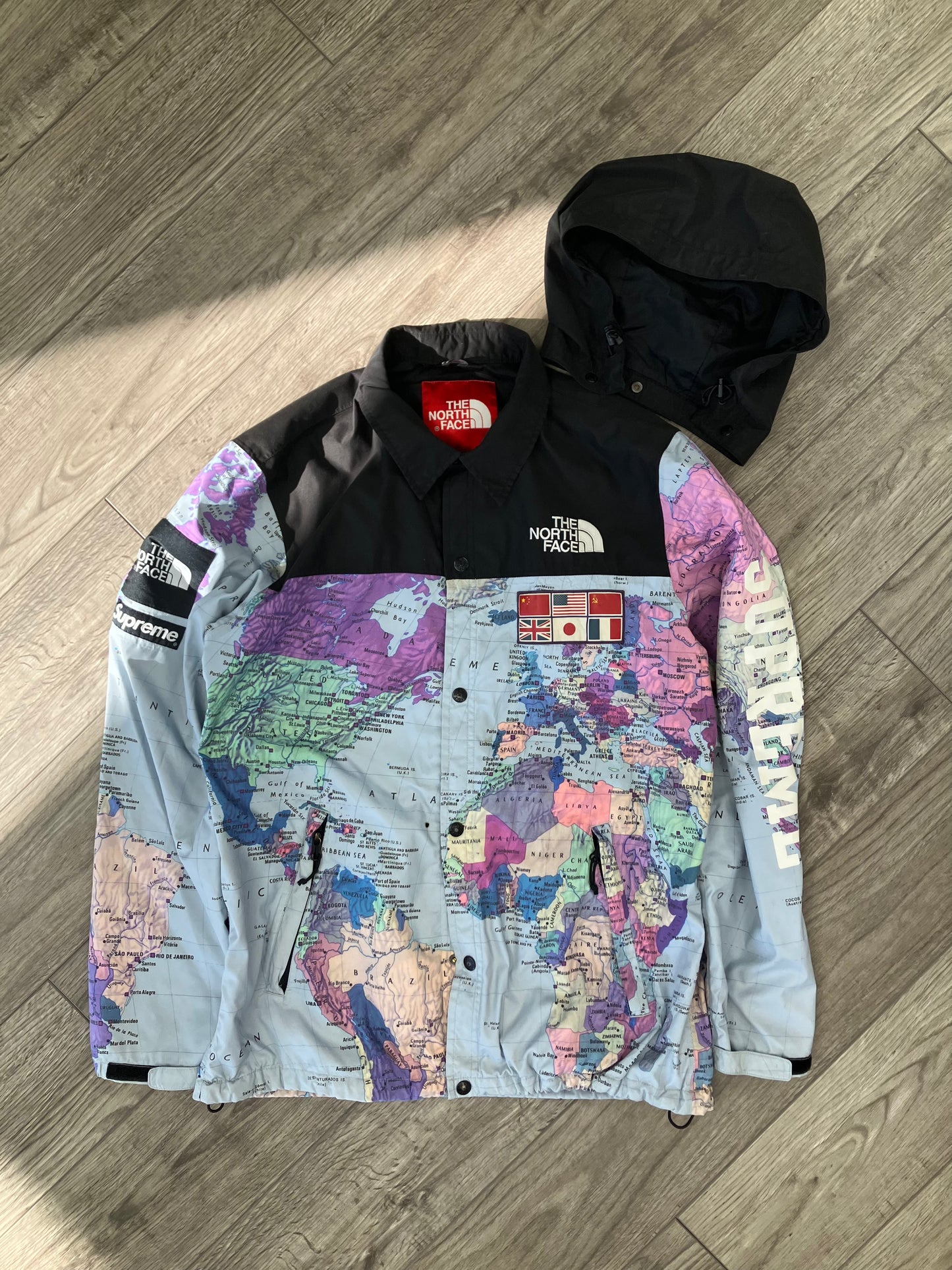 Supreme X The North Face Atlas Map Exhibition Jacket Sz L
