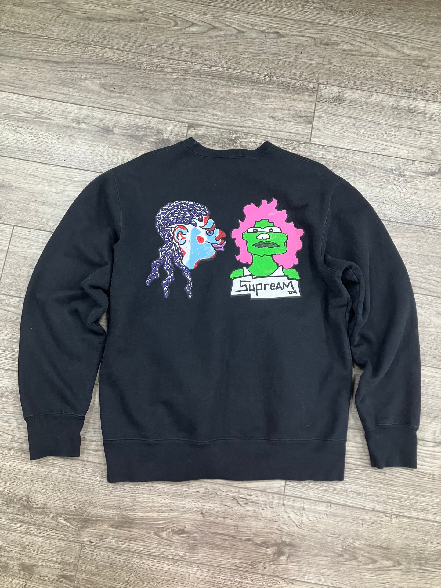 L-Supreme Gonz Head Crewneck