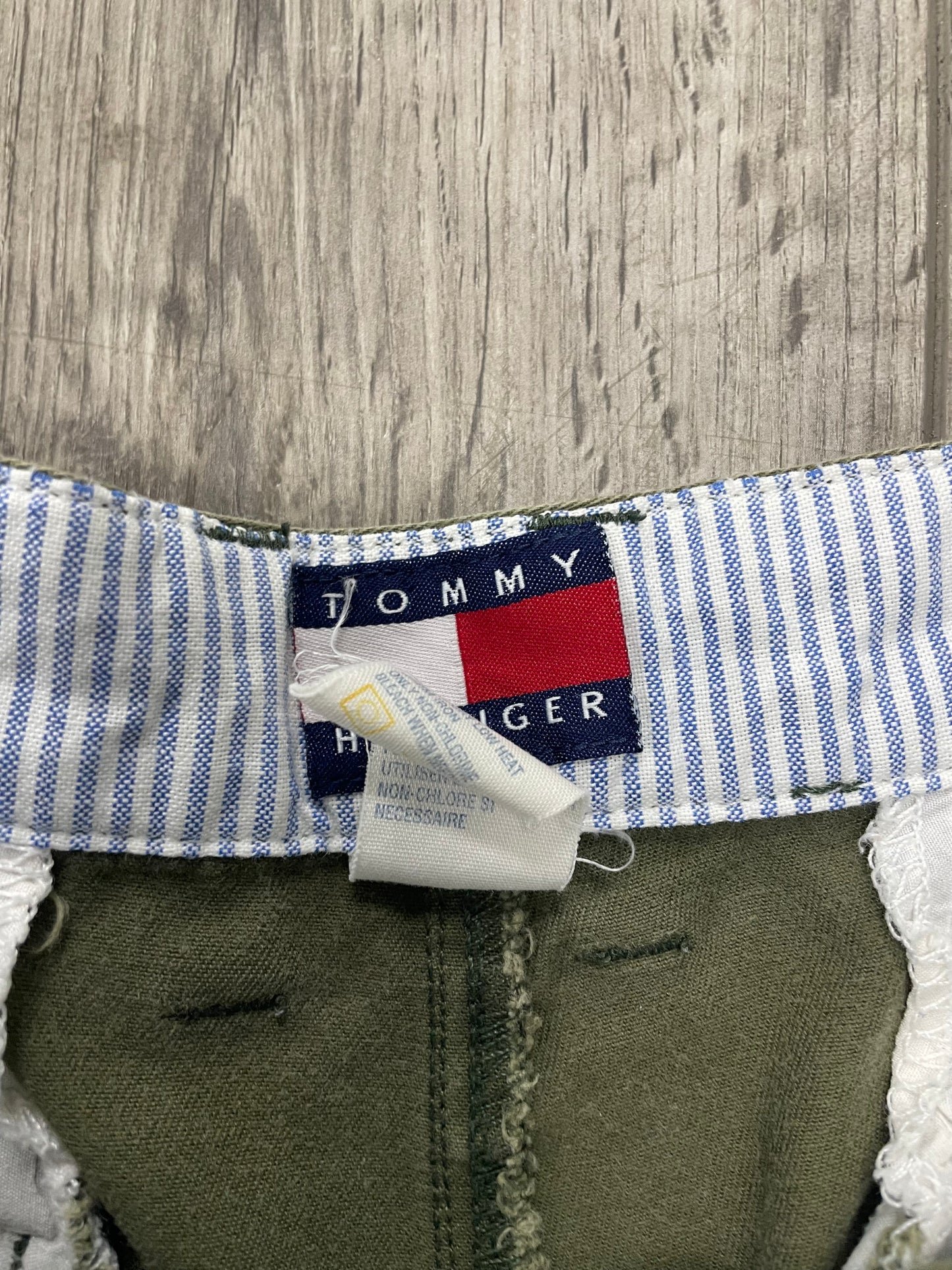 Vintage Tommy Hilfiger Olive Green Shorts Size 32