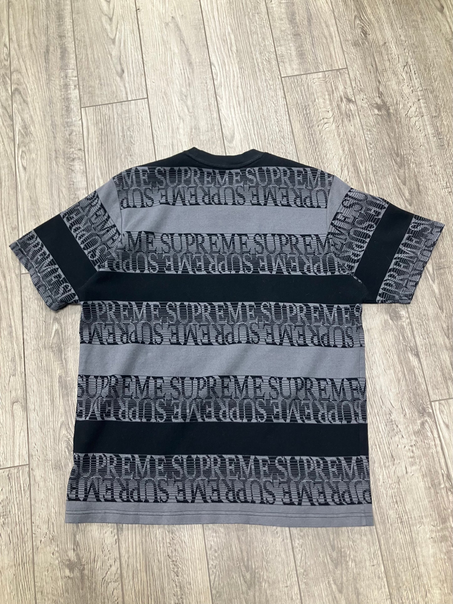 L-Supreme Text Jacquard Top