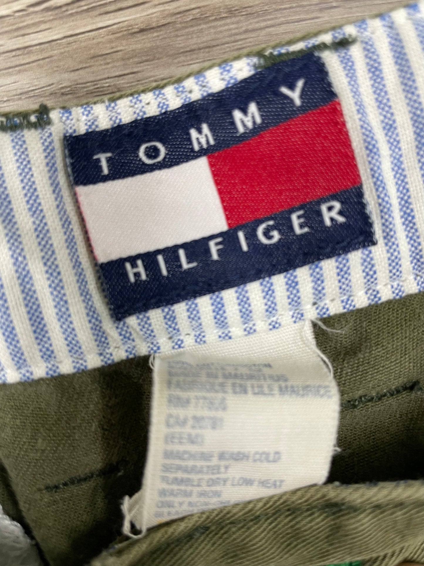 Vintage Tommy Hilfiger Olive Green Shorts Size 32