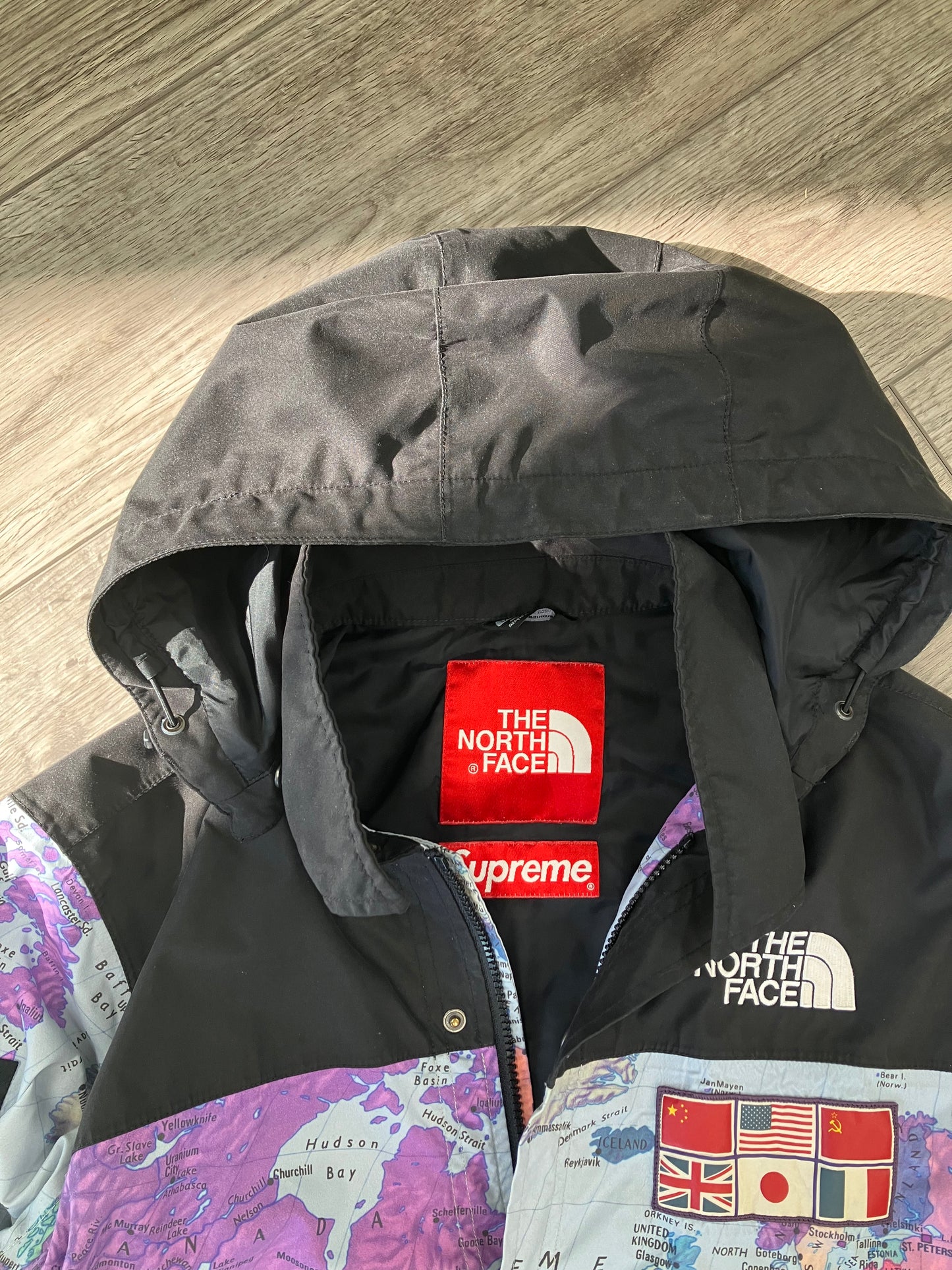 Supreme X The North Face Atlas Map Exhibition Jacket Sz L