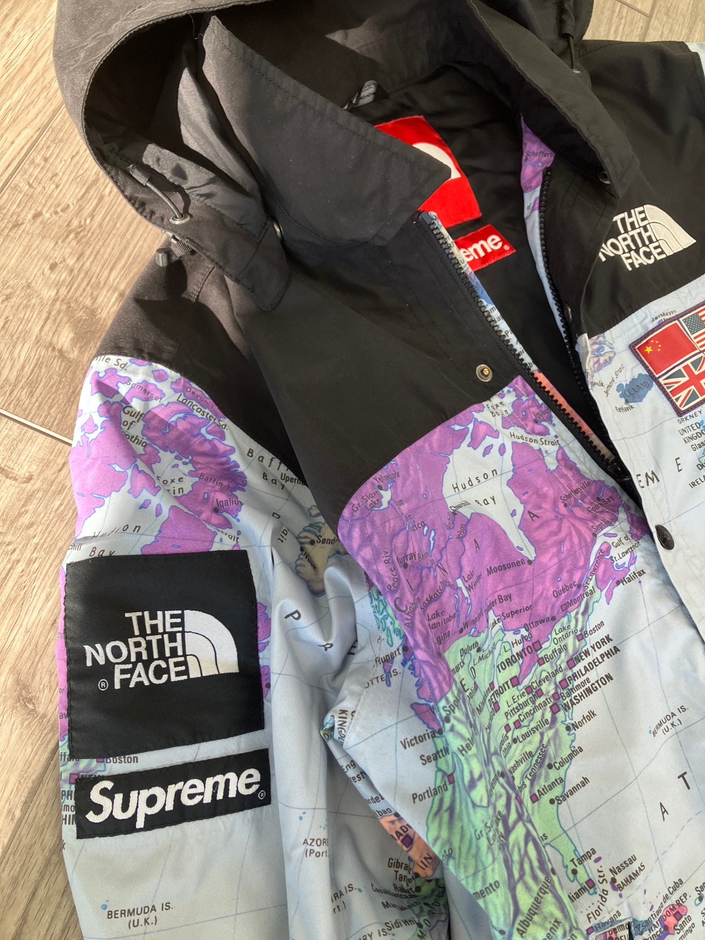 Supreme X The North Face Atlas Map Exhibition Jacket Sz L