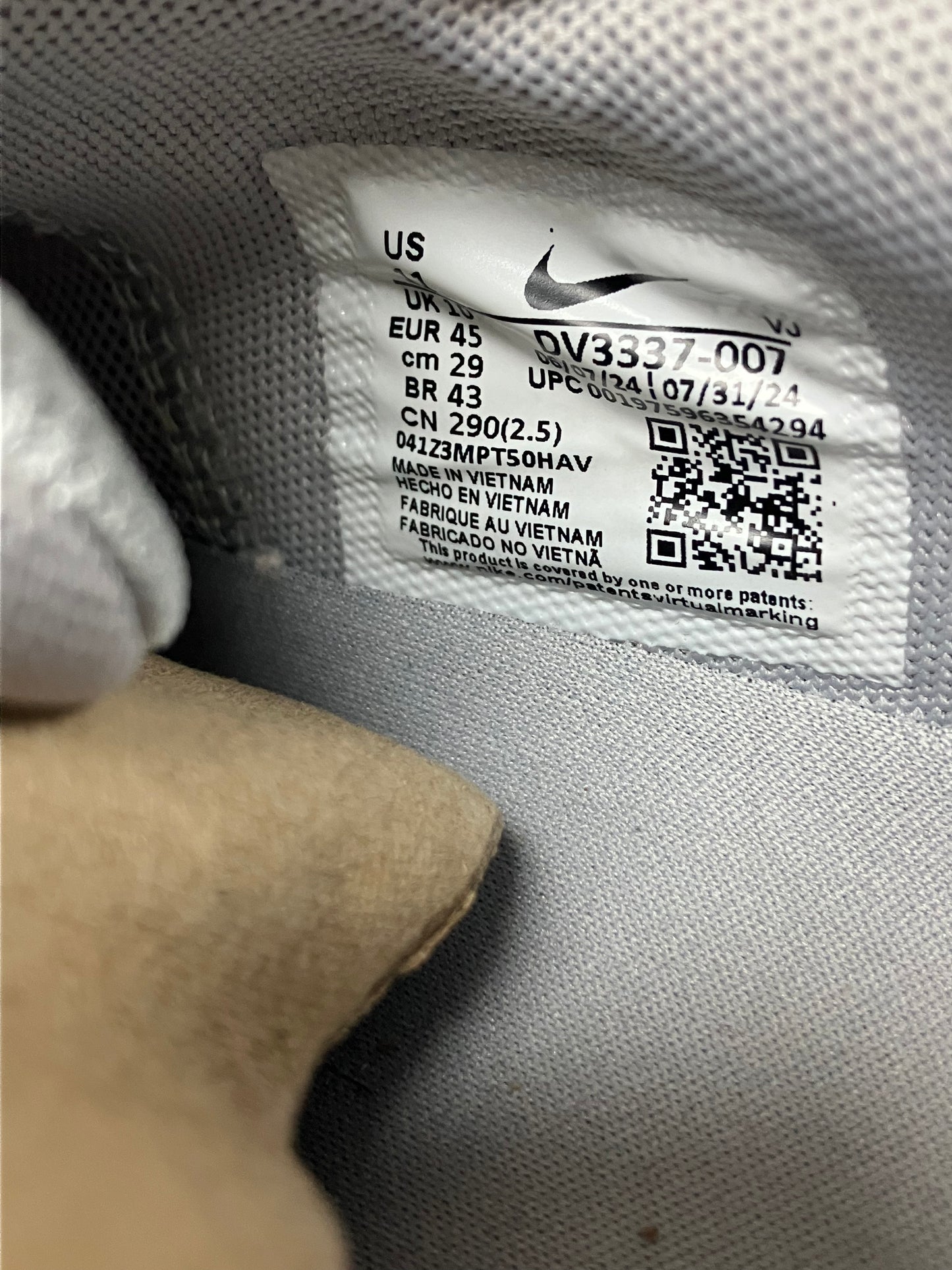 11-Nike Air Max DN Wolf Grey