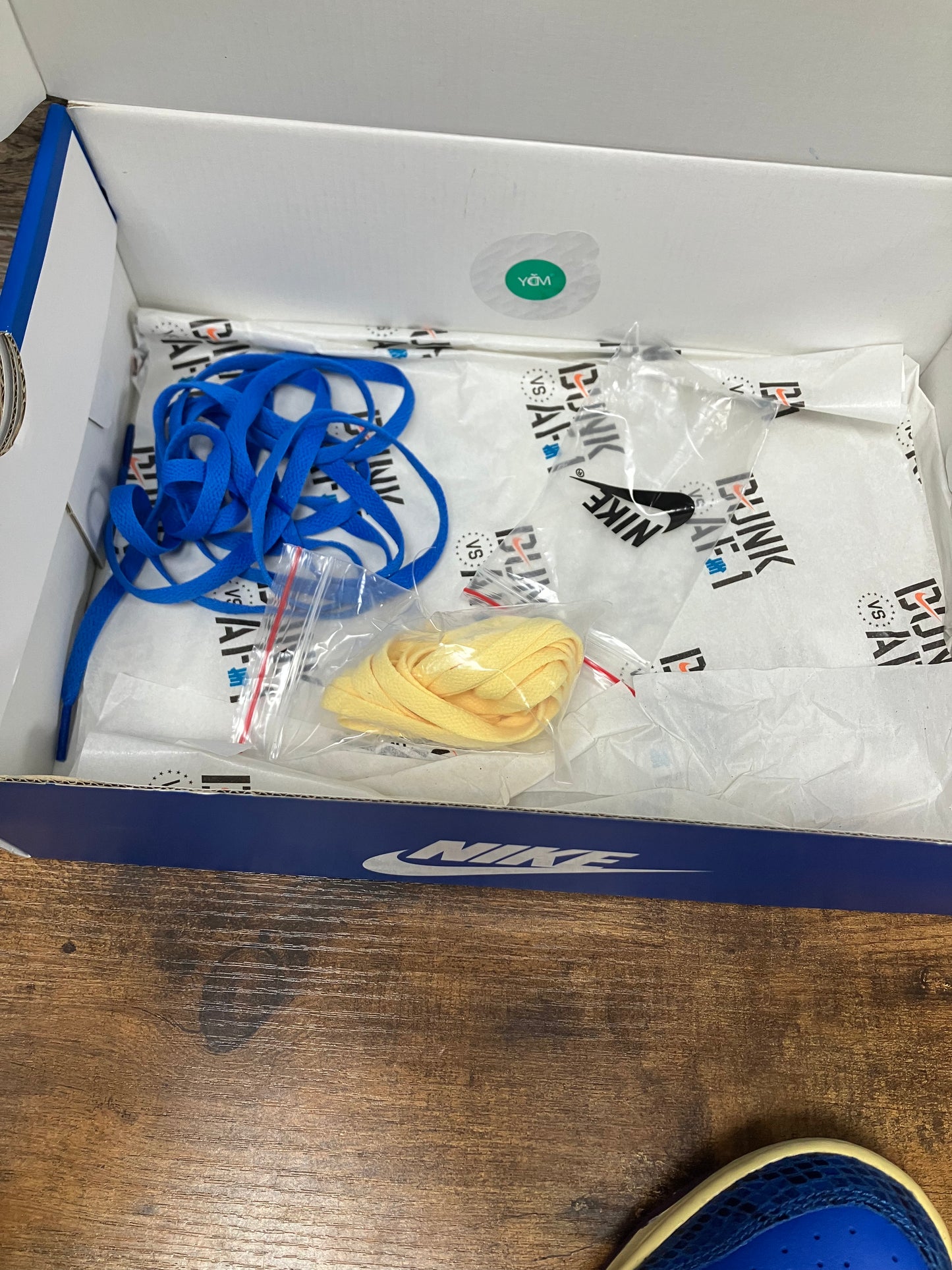 9.5-Nike Dunk Low Undefeated