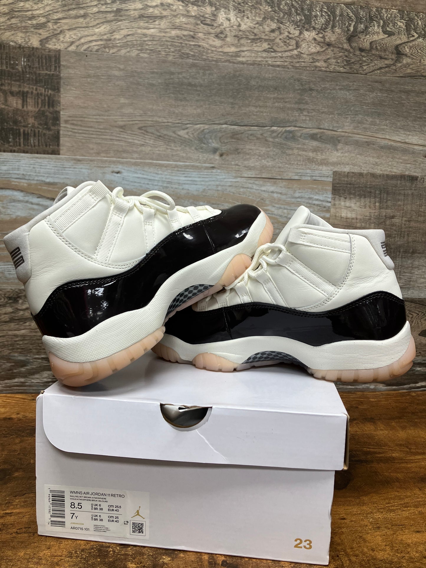 8.5-Air Jordan 11 Neapolitan
