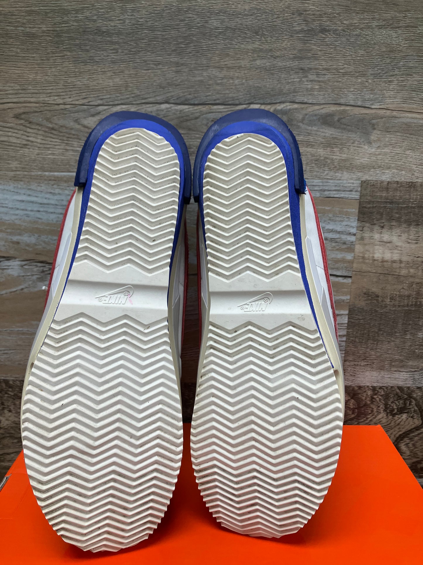 8-Nike sacaii Cortez