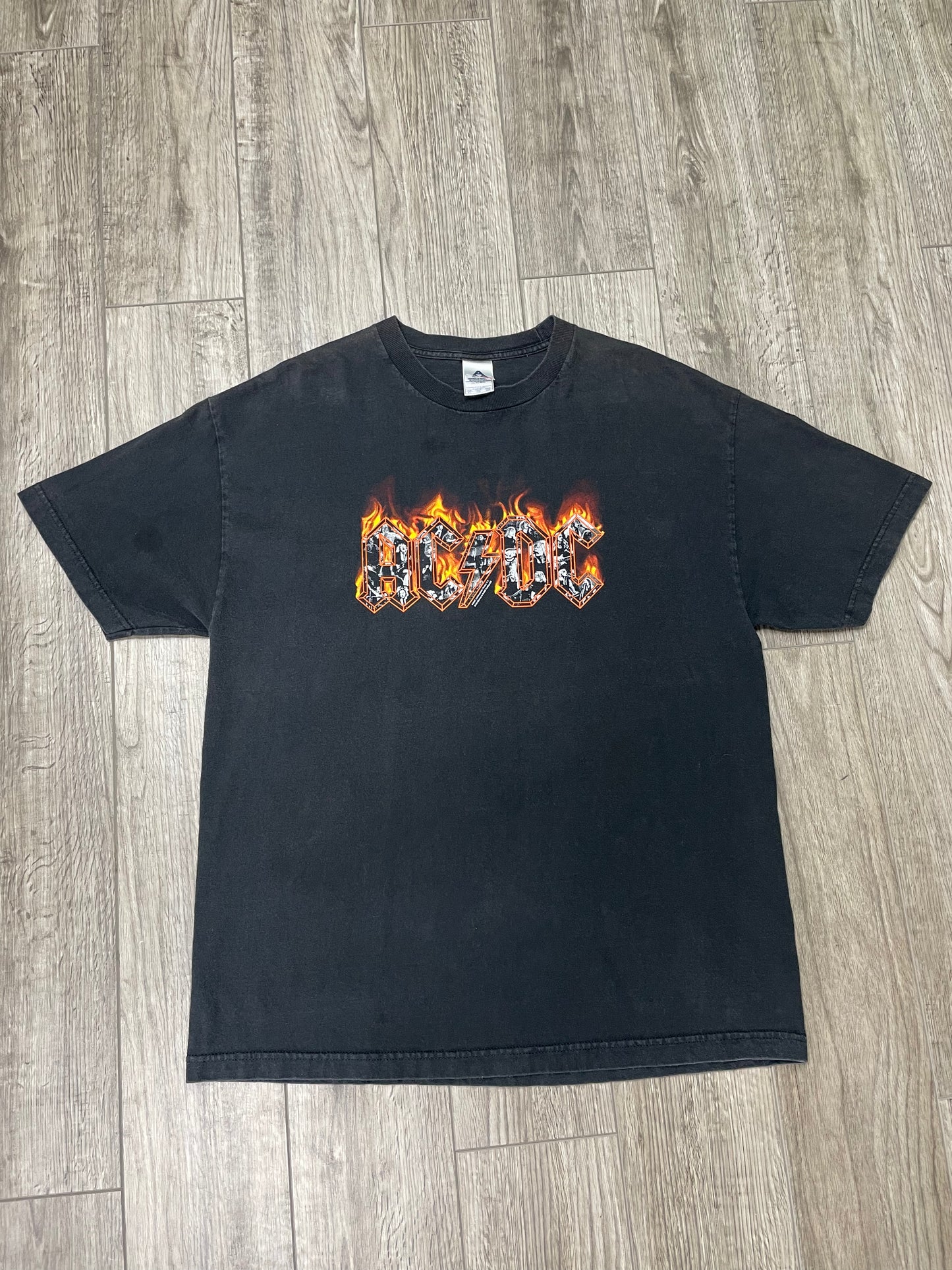 2005 AC/DC Flames Black Graphic Tee Size XL