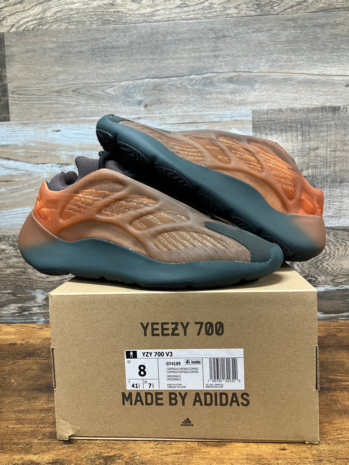 Yeezy 700 V3 Copper Fade Sz 8