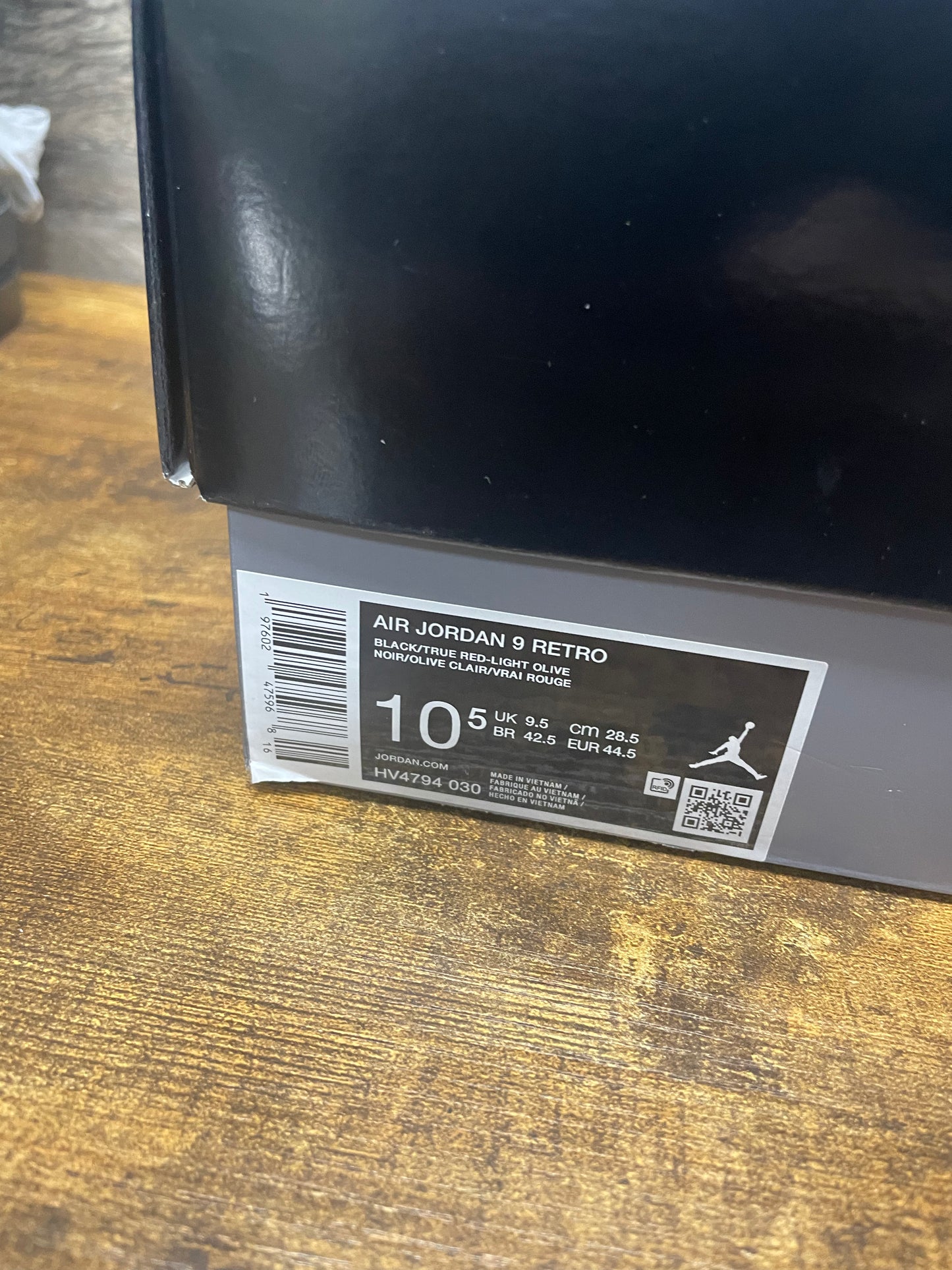 Jordan 9 Retro Olive Size 10.5