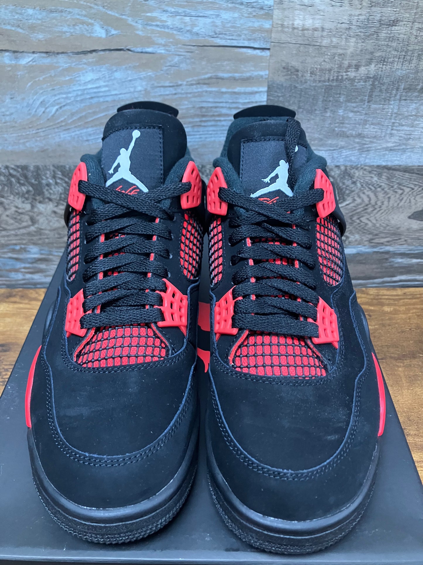 Air Jordan 4 Red Thunder Sz 8