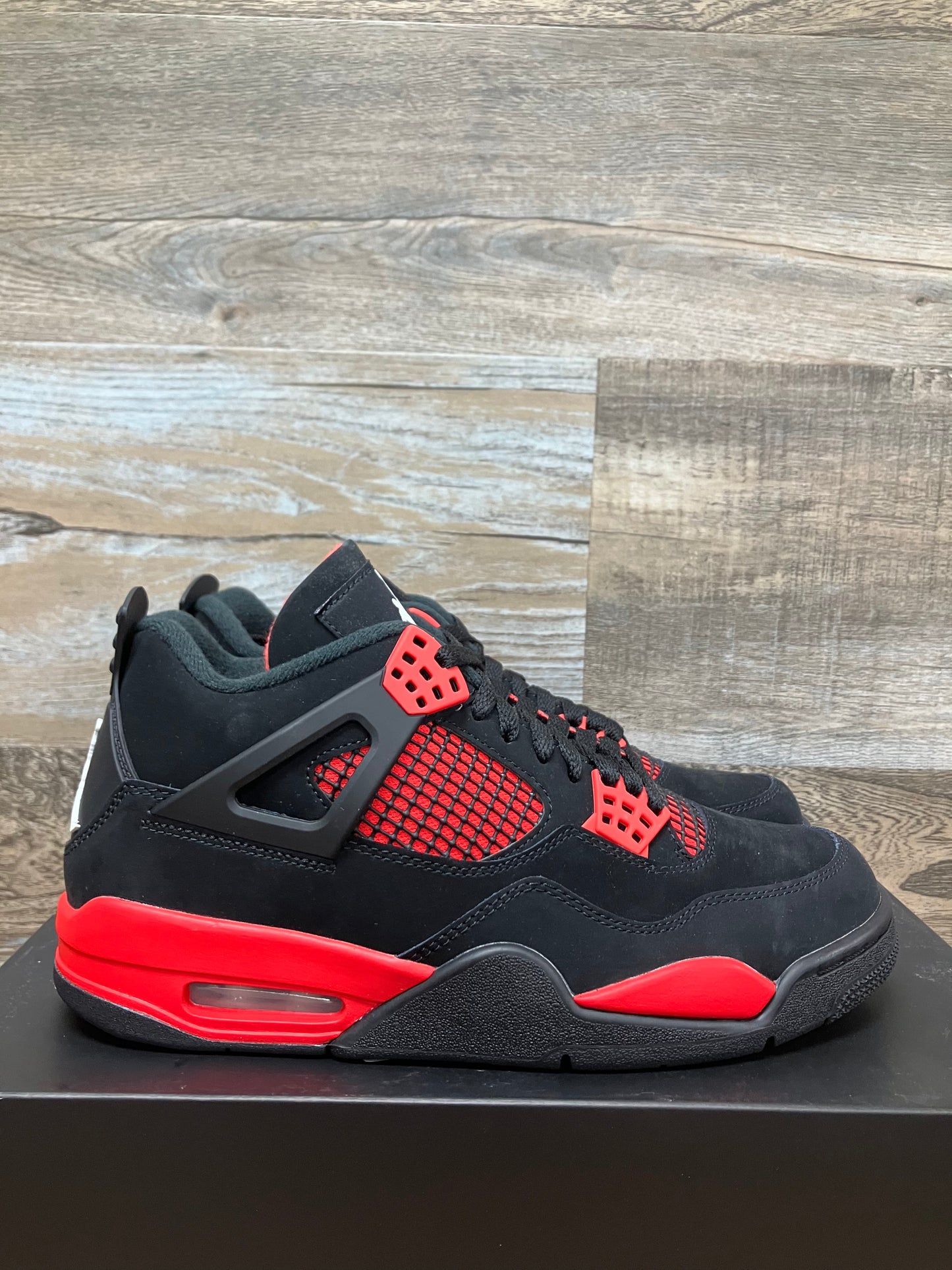Air Jordan 4 Red Thunder Sz 8