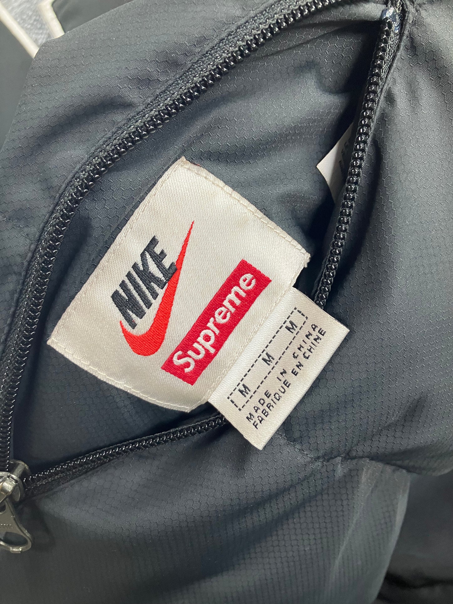 M-Nike Supreme reversible Puffer Jacket