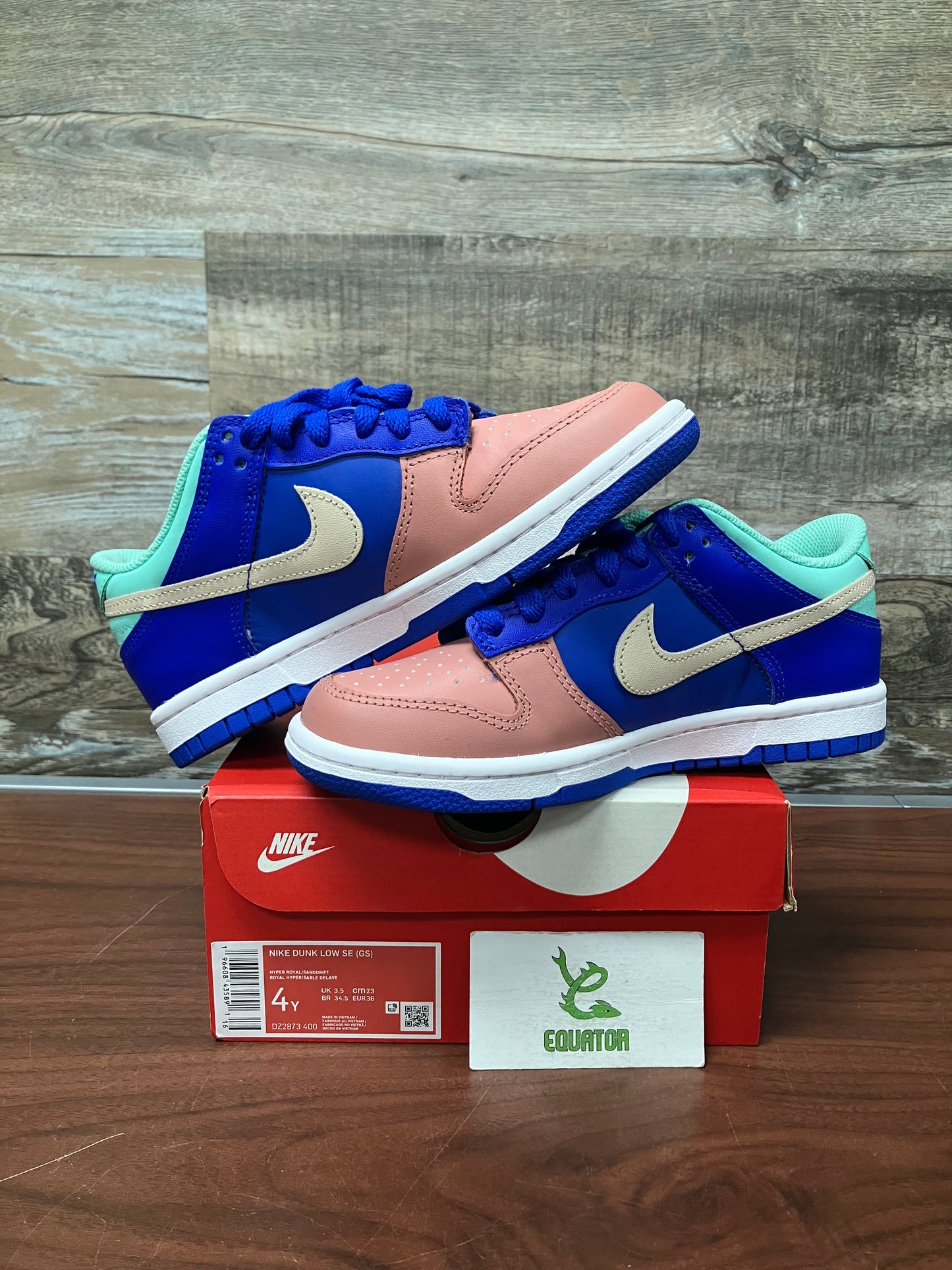 Nike Dunk Low Salmon Toe GS Size 4y