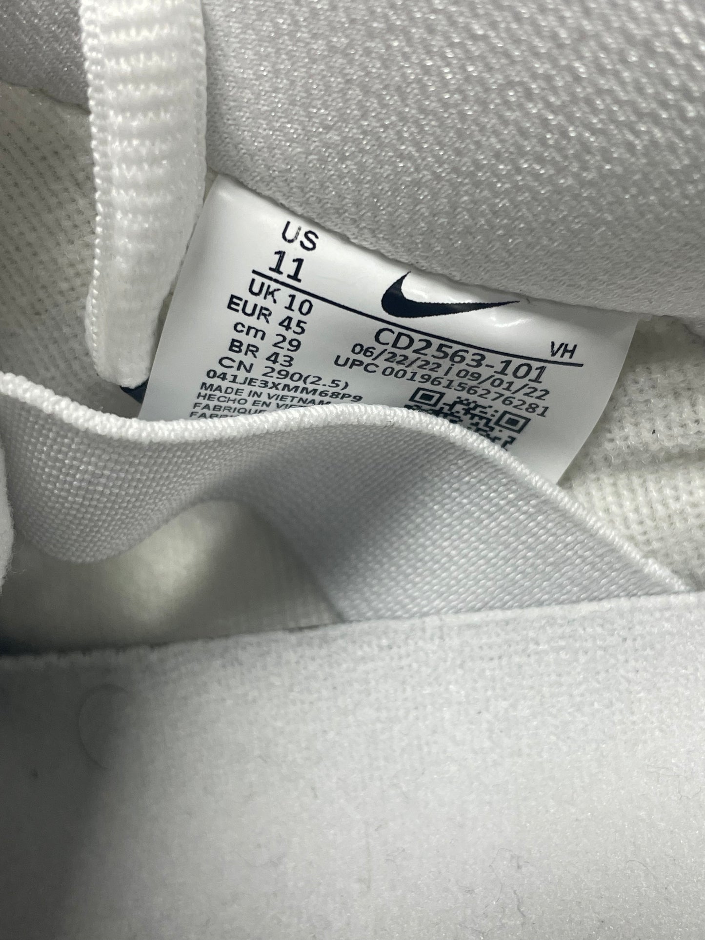 11 - Nike SB Dunk Low White Gum