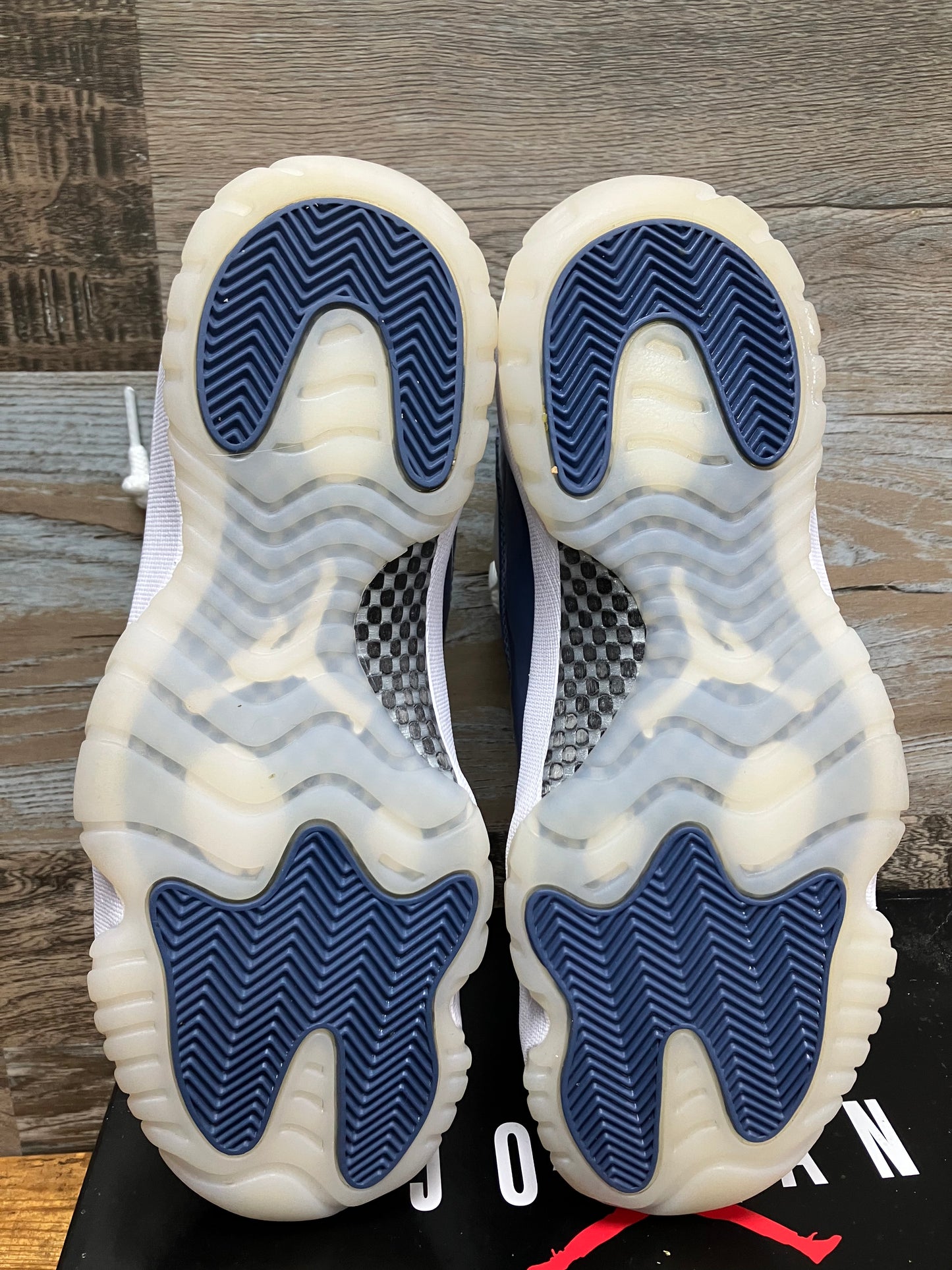 10.5-Air Jordan 11 low diffused blue