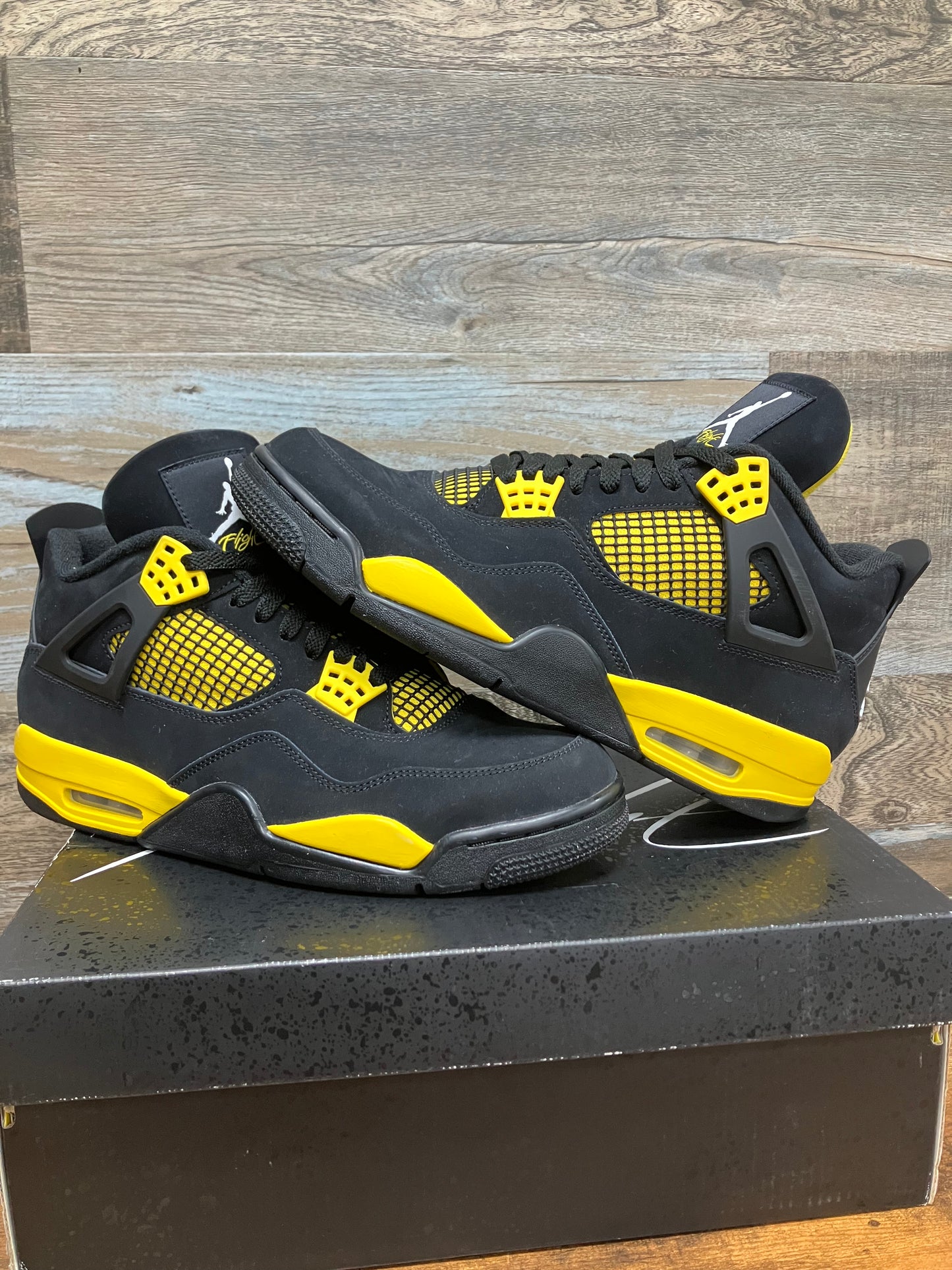 11-Air Jordan 4 Thunder